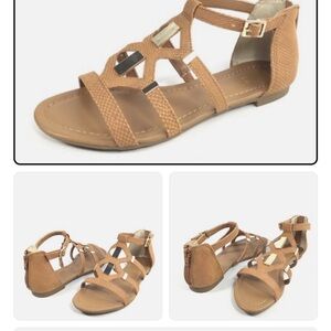 Bar III Rodeo Cognac Tan Strappy Gladiator Sandals with Geometric metal Accents